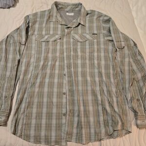 Columbia Men's Omni-Shade Button Down Shirt - Green Plaid